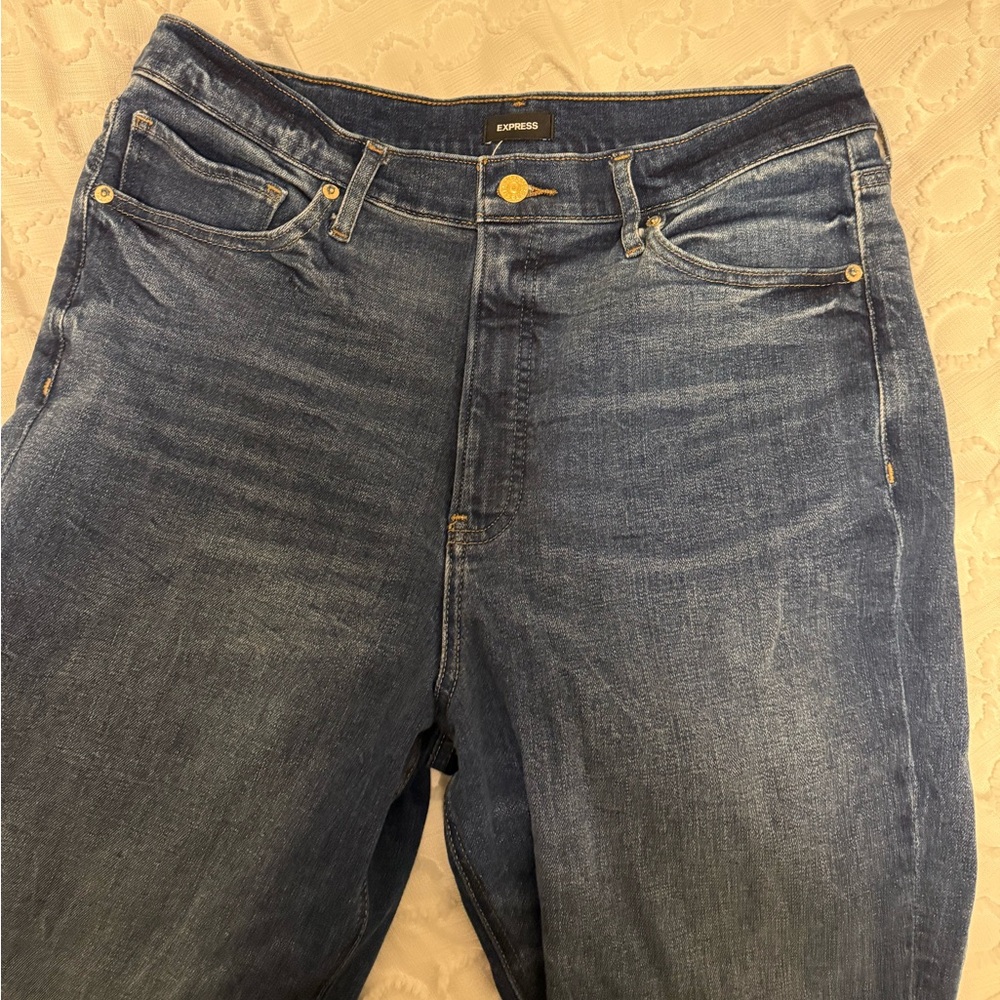 Express Modern Straight Jeans - Picture 3 of 4